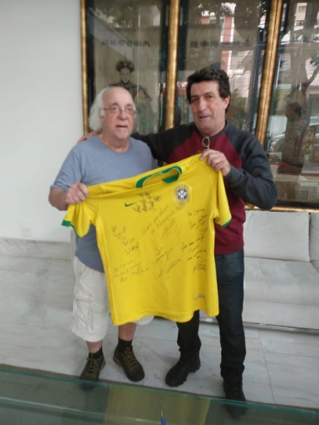 Tostão e Carlos Alberto Spina (ex-Matsubara) em dezembro de 2019, em Belo Horizonte. Foto: arquivo pessoal de Carlos Alberto Spina