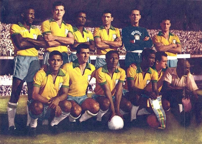 Em pé, da esquerda para a direita: Djalma Santos, Bellini, Zózimo, Nilton Santos, Gylmar e Roberto Belangero. Agachados: Garrincha, Evaristo, Índio, Didi, Joel e Mário Américo