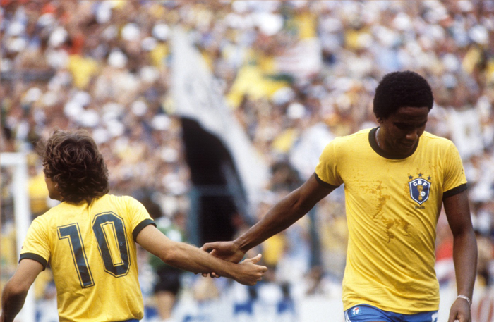 Milton: Zico, 69 anos! O Pelé da Gávea jogou muito mais que Messi