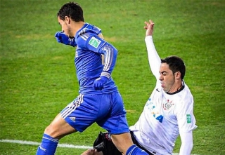 O ex-zagueiro em ação contra o Chelsea. Foto: Reprodução