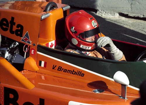 Em 1976, Vittorio aguarda o momento para sair para a pista, em treino na Suécia