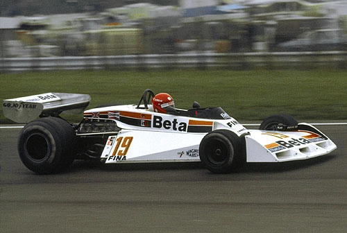 Mesmo com o fraco modelo TS-19 da fraca equipe Surtees, Brambilla conseguiu marcar seis pontos em 1976. E a fidelidade do patrocinador foi mantida, pois o italiano conseguiu levar a fabricante de ferramentas Beta para sua nova escuderia