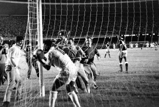 No aniversário do milésimo gol do “Rei do Futebol”, 20 máscaras exclusivas, alusivas aos gols mais importantes da carreira de Pelé, serão leiloadas no próximo dia 10 de dezembro