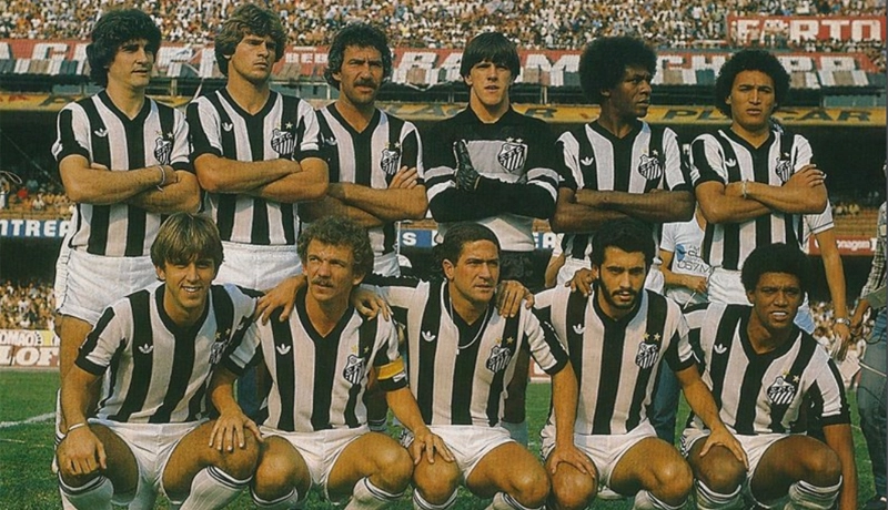 Santos em 1981. Em pé: Paulinho, Márcio Rossini, Chicão, Marolla, Neto e Washington. Agachados: Claudinho, Eloi, Palhinha, Pita e Nílson Dias. A foto é da Revista Placar.