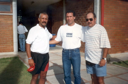 Júnior, Rondinelli e o jornalista Leivinha no Fla-Barra, então centro de treinamentos do Mengão
