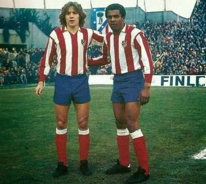 Leivinha e Luís Pereira com a camisa do Atlético de Madrid. Foto: reprodução