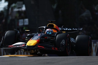 Holandês, no puro talento, sobressaiu sobre a dupla da McLaren em Ímola. Foto: Oracle Red Bull Racing.