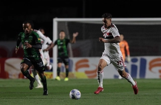 Time mineiro é o 8º, enquanto o Tricolor é o 13º. Foto: Rubens Chiri/saopaulofc.net