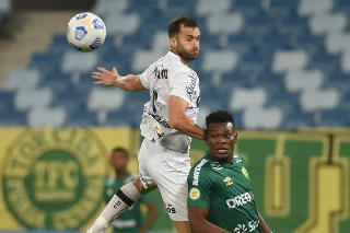 Peixe é o 11º com 49 pontos, enquanto o Dourado é o  15º com 46. Foto: Ivan Storti/Santos FC