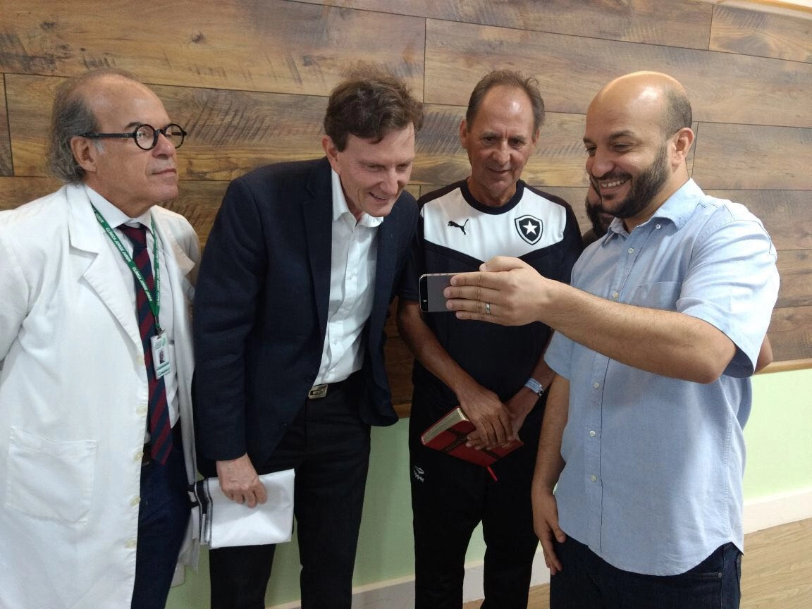 Dr. Jorge Jaber, Marcelo Crivella, Mendonça e Felipe Michel em agosto de 2017, na Clínica Jorge Jaber, no Rio de Janeiro. Foto: Divulgação