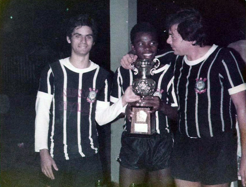 Torneio do Nova Ipanema, em 1979. Da esquerda para a direita, Luciano do Valle &eacute; o terceiro. Foto enviada por Celso Telli