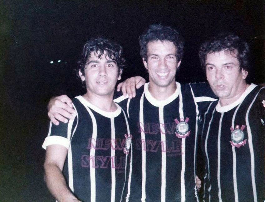 Torneio do Nova Ipanema, em 1979. Da esquerda para a direita, Luciano do Valle &eacute; o terceiro. Foto enviada por Celso Telli