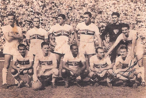 São Paulo campeão paulista de 1948, o quarto título paulista do clube. Em pé: Rui, Savério, Mauro, Bauer, Mario e Noronha. Agachados:China, Ponce de León, Leônidas, Remo e Teixeirinha