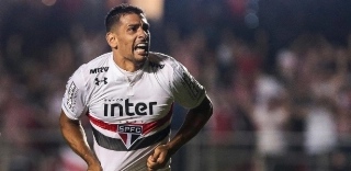 Assumo o lugar de André Jardine e escalo o Tricolor com três atacantes na temporada. E você? Opine!