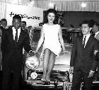 Uma foto, uma história! Pelé, a Miss Brasil e Eder Jofre no lançamento de um carro