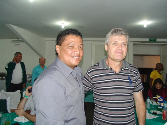 Tonhão e Reinaldo em outubro de 2010, na festa alviverde para os veteranos. Foto: Marcos Júnior/Portal TT