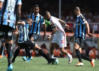 São Paulo e Grêmio não saíram do 0 a 0, na manhã dessa sábado, em Morumbi cheio. (Foto: Rubens Chiri)