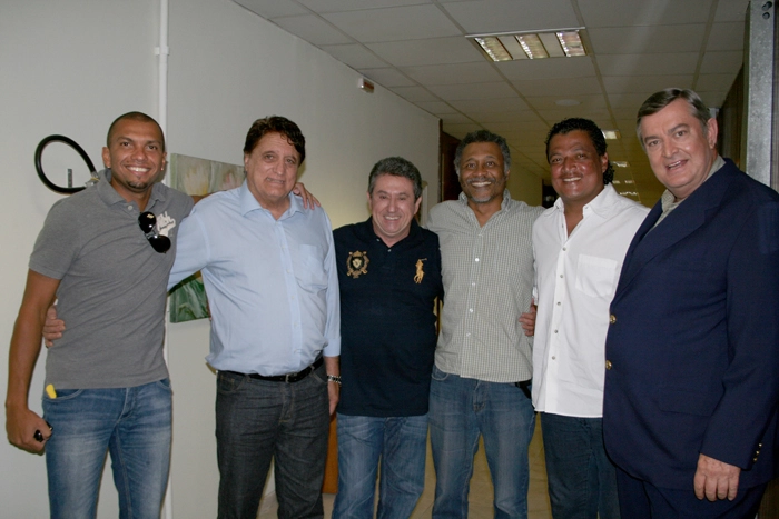 Da esquerda para a direita: Amoroso, Marinho Peres, Dirceu Maravilha, Adalberto Marques da Cruz, Tonhão e João Rehder. Foto enviada por João Rehder