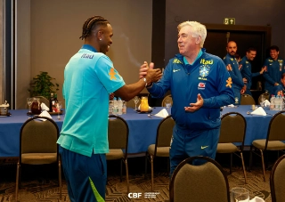 Ancelotti estreia pela Seleção nesta noite contra o Equador pelas Eliminatórias; os times