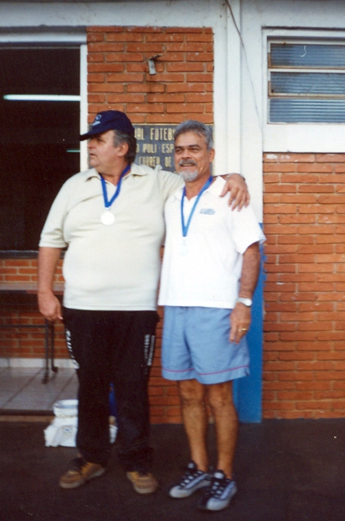 O ex-goleiro em foto de 2007. Ele é o primeiro à esquerda.
