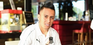 Grêmio foi um dos clubes que ouviu nome de Cueva e descartou negociação. Foto: reprodução/Twitter