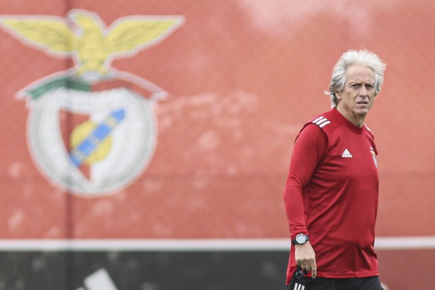 Benfica emitiu nota em conjunto com o treinador garantindo a permanência em Portugal. Foto: Benfica/Divulgação