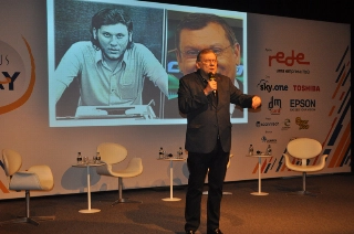 O dia em que Milton Neves palestrou para varejistas de todo o Brasil