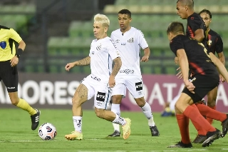 Ex-camisa 10 do Santos entrou no radar tricolor, mas as negociações são difíceis. Foto: Ivan Storti/Santos FC