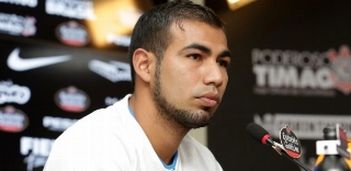 Sornoza, 24 anos, é mais uma opção para o meio-campo do Corinthians na temporada