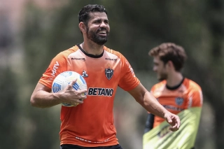 Atacante do Galo estaria interessado em defender o Timão. Foto: Pedro Souza/Atlético
