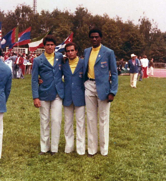 Nos jogos Olímpicos de Moscou, capital da antiga União Soviética, o boxer Sidnei Dal Rovere no meio e à direita, o mito João Carlos de Oliveira, o João do Pulo. Foto arquivo pessoal Sidnei Dal Rovere.