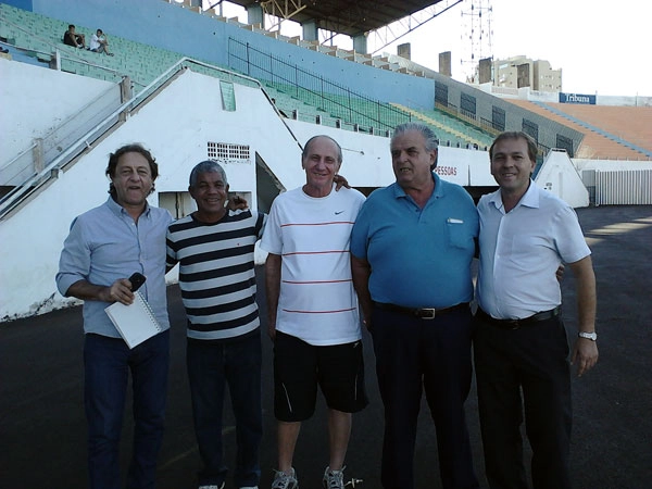 Da esquerda para a direita, Paulo Bin é o terceiro e Tomires é o quarto. Foto envida por Tomires