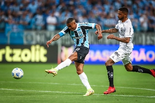 Atacante de 31 anos tem contrato até junho de 2022 com o Grêmio. Foto: Lucas Uebel/Grêmio FBPA
