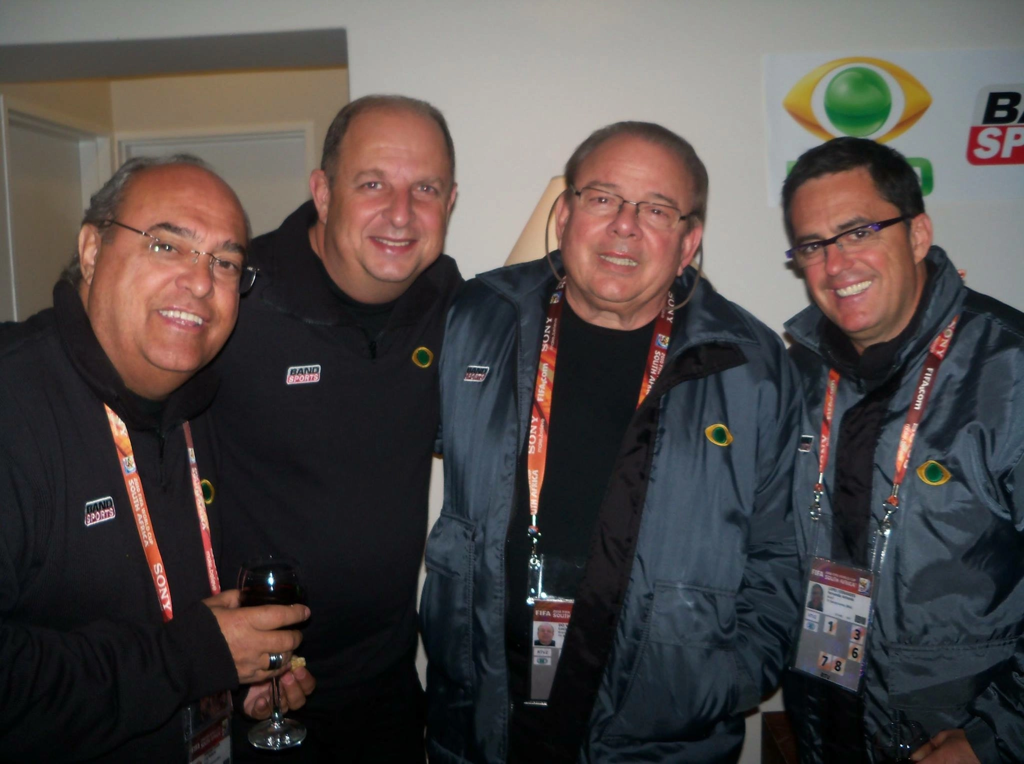 Luiz Cear&aacute;, Nivaldo de Cillo, Luciano do Valle e Fernando Fernandes, na Copa do Mundo de 2010, na &Aacute;frica do Sul. Foto: reprodu&ccedil;&atilde;o