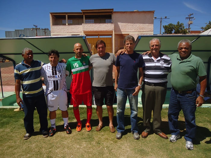 Da esquerda para a direita, Ferreira, Claudinho, Wilsinho, Jair Gonçalves, Luis Alberto, Tomires e Piter