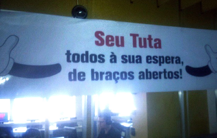 Seo Tuta foi recebido de braços abertos pelos funcionários da Rádio Jovem Pan, após período de convalescença em 10 de junho de 2013. 