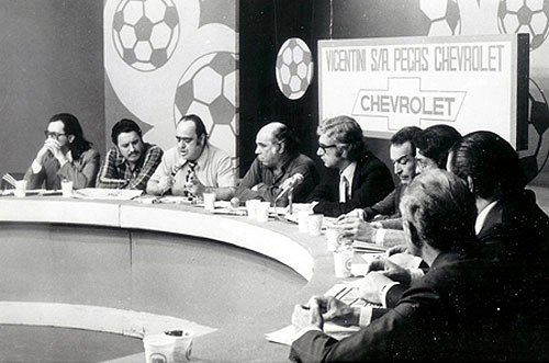 Discussão acalorada no Mesa Redonda da TV Gazeta, em 1972. Da esquerda para a direita, vemos: Dalmo Pessoa,   Nelson 