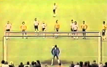 Saudoso goleiro se destacou na partida durante a preparação para a Copa de 1982. Foto: Reprodução