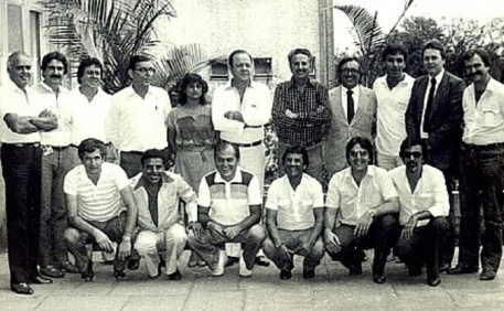 Equipe da Bandeirantes na década de 70. Em pé: Darcy Reis, Sérgio Barbalho, Paulo Édson, Luiz Augusto Maltoni, Ana Marina, Ennio Rodrigues, Fiori Gigliotti, Dalmo, Oscar Ulisses, João Zanforlin e Tony José. Agachados: Jota Júnior, Roberto 