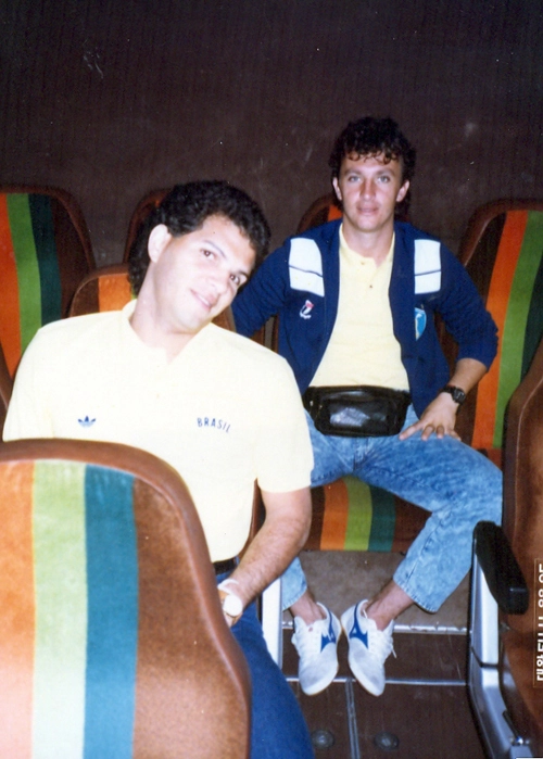 Est&aacute; dif&iacute;cil encontrar um meia habilidoso e criativo no futebol atual. Mas nos anos 80 essa tarefa n&atilde;o era t&atilde;o complicada. A prova est&aacute; acima: Geovani e Neto, dois armadores que jogaram pela sele&ccedil;&atilde;o ol&iacute;mpica em 88