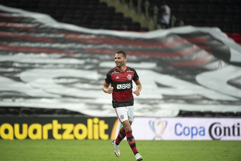Mengão deve desembolsar cerca de 4 milhões de euros pelo volante. Foto: Alexandre Vidal/Flamengo