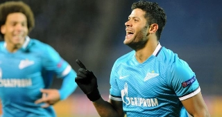 Hulk iguala Romário na lista de artilheiros brasileiros na Liga