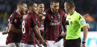 Milan está fora da Liga Europa 18/19 e ficará de fora de qualquer competição UEFA caso classifique para 19/20