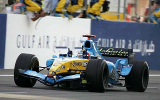 Espanhol comemora o triunfo na etapa disputada em Sakhir, em 2005. Foto: Divulga&ccedil;&atilde;o