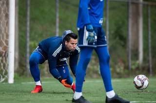 Ex-goleiro da Raposa cobra salários, direitos de imagem e FGTS atrasados. Foto: Bruno Haddad/Cruzeiro