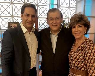 Luis Ernesto Lacombe e Silvia Poppovic receberam o jornalista no programa da Band. Foto: Divulgação