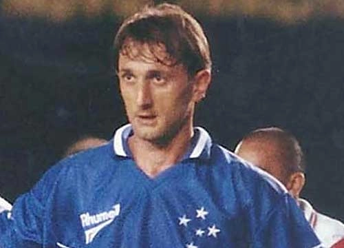 Caio  - Ex-meia do Grêmio, Lusa e Cruzeiro