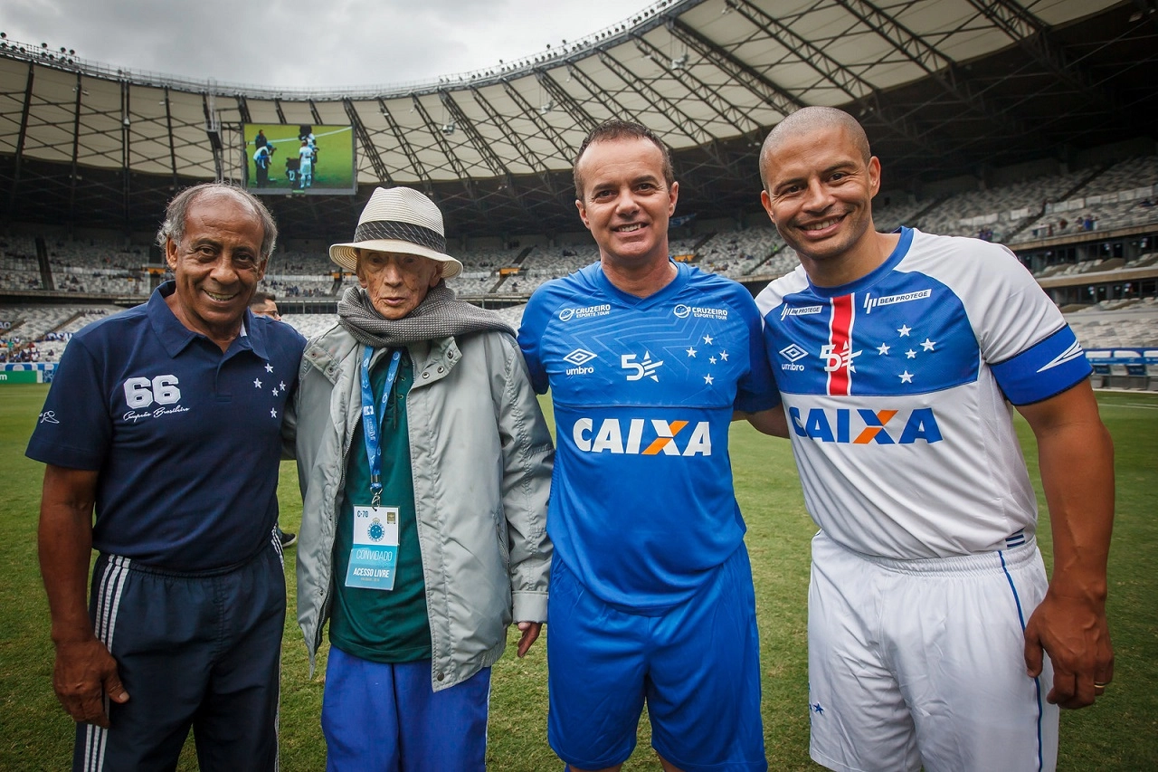 Em 25 de novembro de 2018, jogo festivo do Cruzeiro no Mineirão pela Tríplice Coroa conquistada em 2003.. Da esquerda para a direita, Dirceu Lopes, Nogueirinha, Palhinha II e Alex. Foto: Vinnicius Silva/Cruzeiro