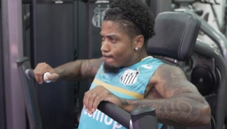 Atacante esteve na academia. Foto: Divulgação/Santos