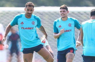 Líder, Flamengo encara o São Paulo que reestreia Crespo na retomada do Campeonato Brasileiro; as equipes